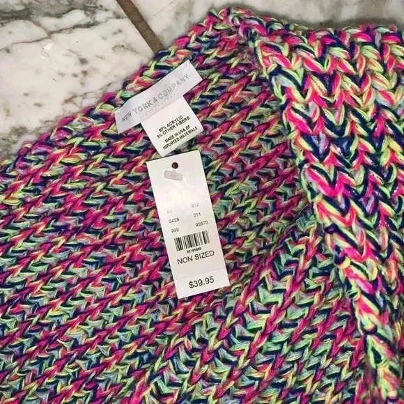 new york & company beanie with scarf and gloves - Picture 6 of 7